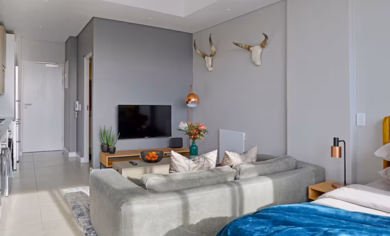 Emily-Sunny 1 bed Apt with stunning City & Ocean Views