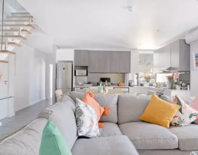 Naomi -Designer 3BR Penthouse in Central CPT with Views!