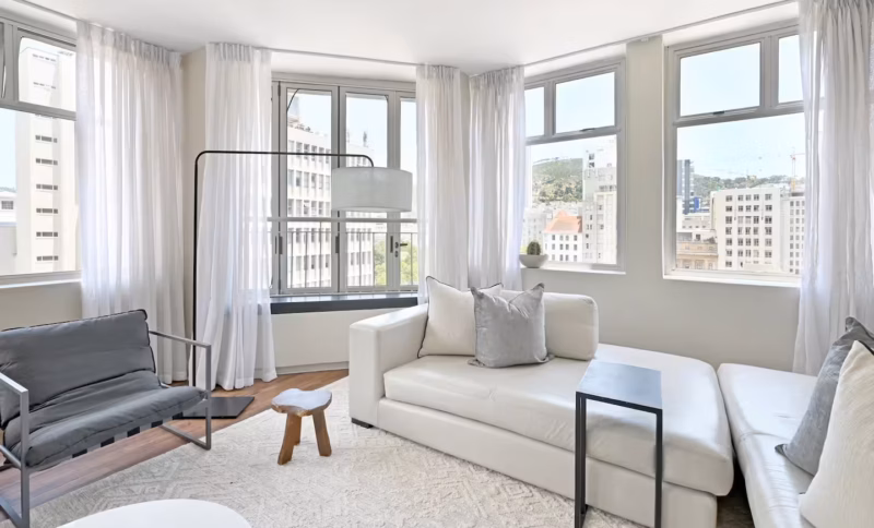 Georgina-Elevated Luxury 2-Bed Apt with Elevator Access