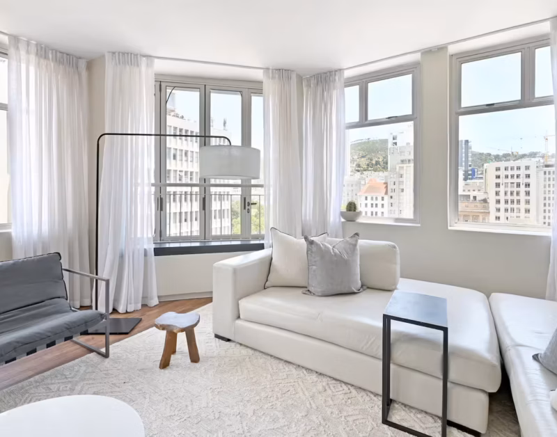 Georgina-Elevated Luxury 2-Bed Apt with Elevator Access