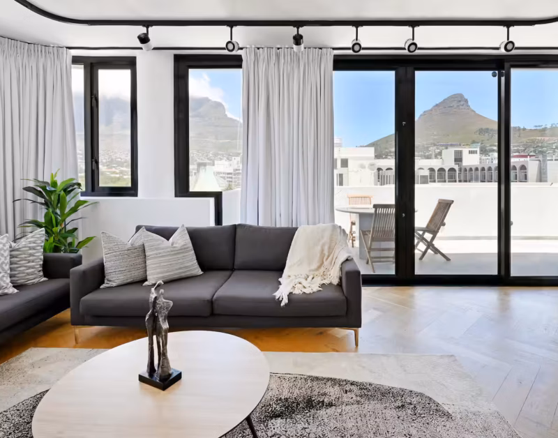 Aasia-Cape Town Penthouse w/ 360° City & Mountain Views!