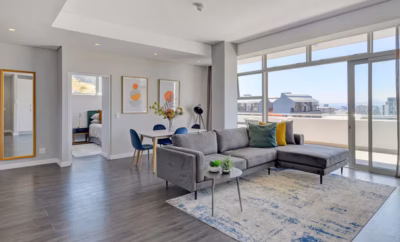 Lyra-Stylish 2 BDR Apartment with Stunning Views!
