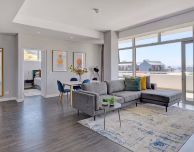 Lyra-Stylish 2 BDR Apartment with Stunning Views!