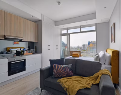 Durra-Chic Studio Apartment with City Views!