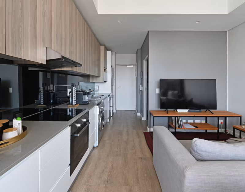 Naaila-Cozy Studio with City Views, Balcony