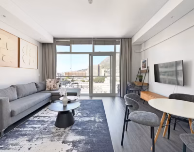 Lola-Central CPT 1BR with Juliette Balcony & Views