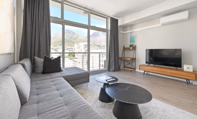 Zara-Chic 1-BR Apartment with Stunning Mountain Views