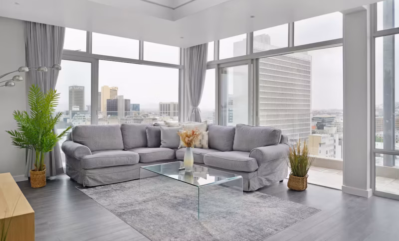 Gigi -Designer Penthouse with 180° views of City, Mountain & Ocean.