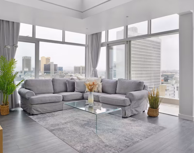 Gigi -Designer Penthouse with 180° views of City, Mountain & Ocean.