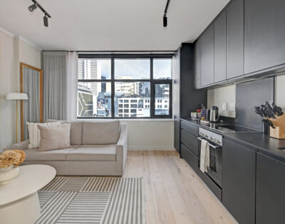 Hazel – 1-Bed Studio City Escape with Views
