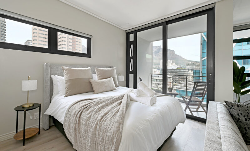 Willow-Elegant Corner 1BR | Bree St | City&Mountain Views