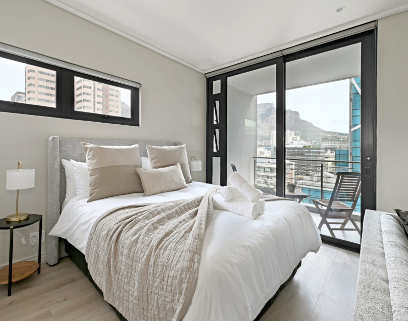 Willow-Elegant Corner 1BR | Bree St | City&Mountain Views