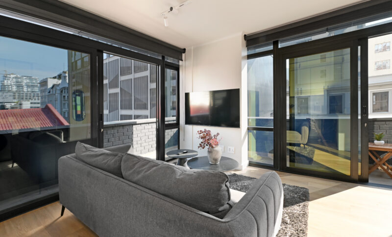 Bloom-Corner Studio | Balcony, Fast Wi-Fi & City Views
